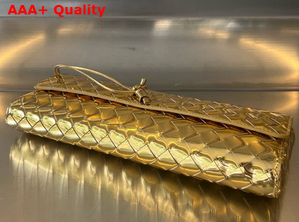 Bottega Veneta Andiamo Clutch in Gold Metallic Intrecciato Leather Replica