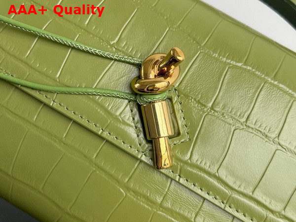 Bottega Veneta Andiamo Clutch in Matcha Alligator Leather Replica