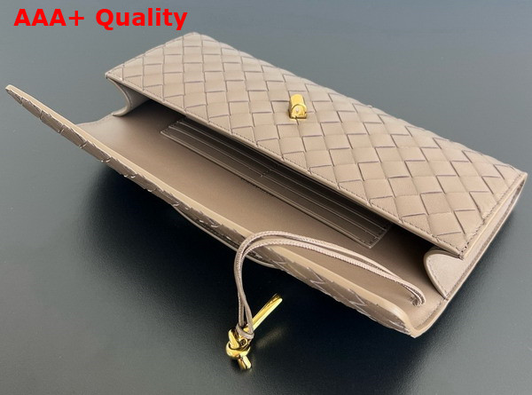 Bottega Veneta Andiamo Clutch in Pinecone Intrecciato Leather Replica