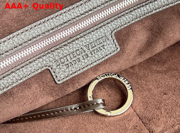 Bottega Veneta Large Traveler Hobo Bag in Fondant Intrecciato Deerskin Replica