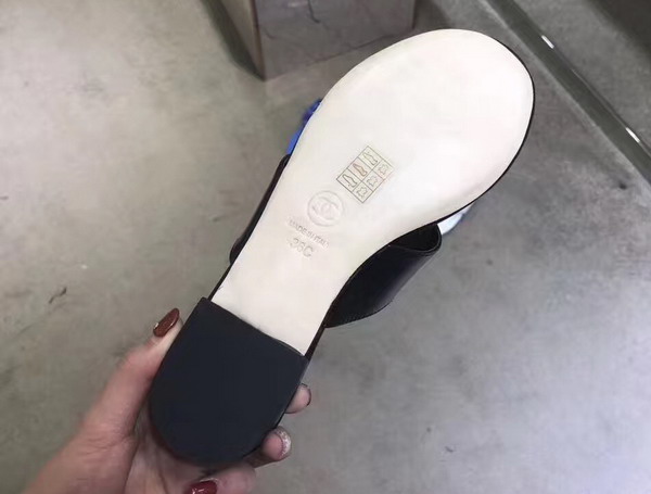 Chanel Camellia Sandal in Black Lambskin For Sale