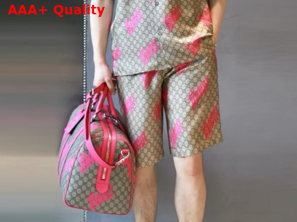 Gucci Medium Duffle Bag with Print Beige and Dark Brown GG Monogram Coated Fabric Bright Pink Leather Trim 834962 Replica