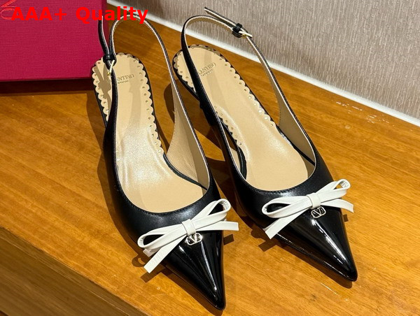 Valentino Garavani Bepointy Patent Leather and Kidskin Slingback Pump Black and Ivory Replica